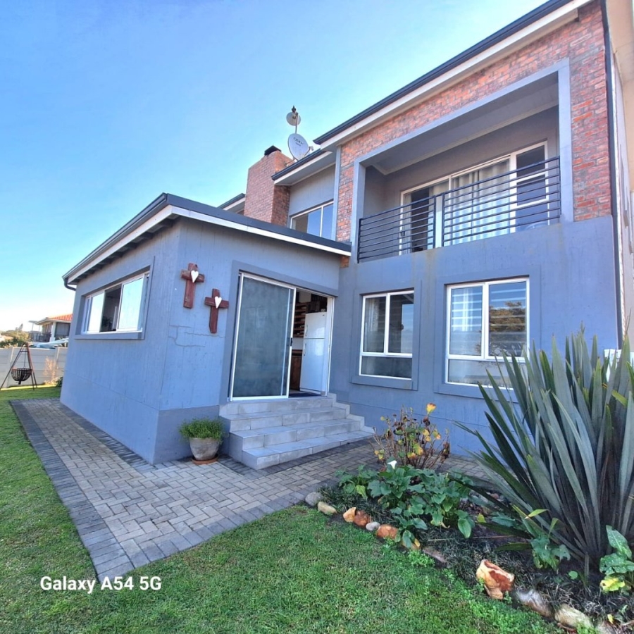  Bedroom Property for Sale in Fraaiuitsig Western Cape